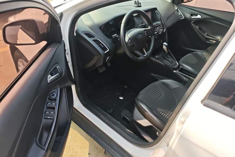 Used Ford Focus 2018 Sedan Classic 1.6L Automatic Trendy SmartDrive Edition