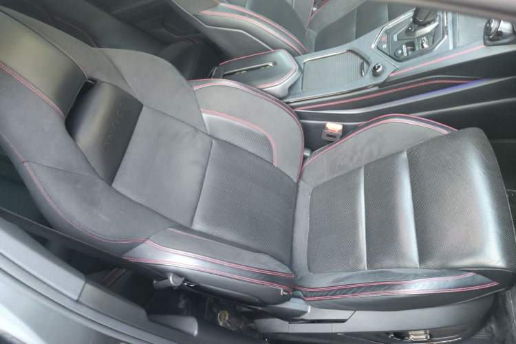 Used Lynk & Co 05 2020 2.0TD Four-Wheel Drive HypeHalo