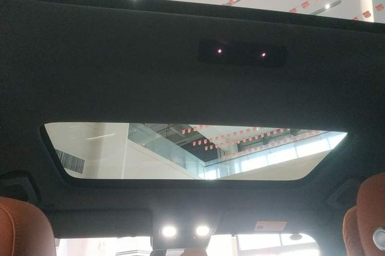 Used Li Auto L8 2023 Pro Model
