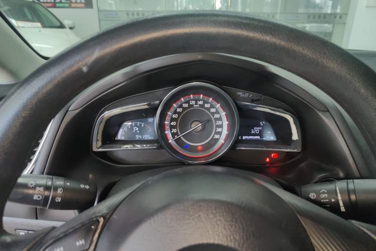 Used Mazda Mazda 3 Axela 2016 Sedan 1.5L Automatic Luxury Model
