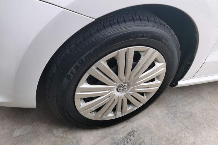 Used Volkswagen Polo 2016 1.6L Automatic Comfort Model
