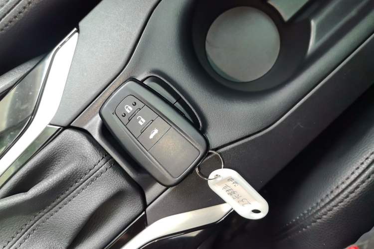 Used Toyota Corolla 2021 Dual-Motor 1.8L E-CVT Elite Edition
