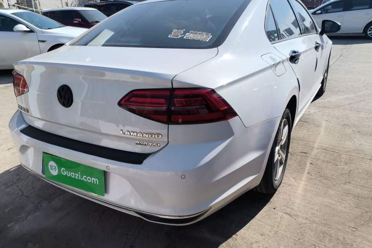 Used Volkswagen Lamando 2021 230TSI DSG Fashion Edition
