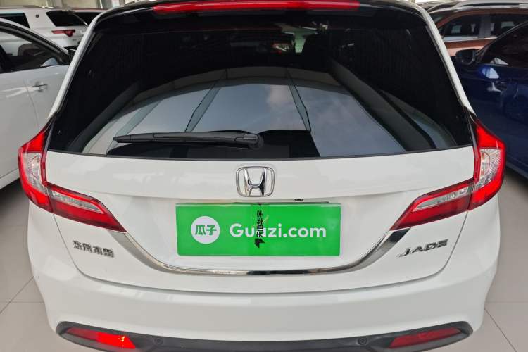 Used Honda Jade 2013 1.8L automatic Comfort version 5 seats
