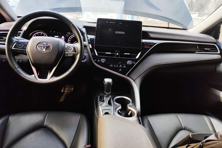 Used Toyota Camry 2023 2.0G Luxury Edition