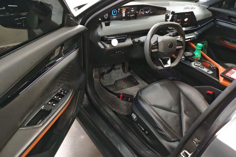 Used Changan UNI-V iDD 2023 ZhiDian iDD 1.5T 113km ZhiKu Model
