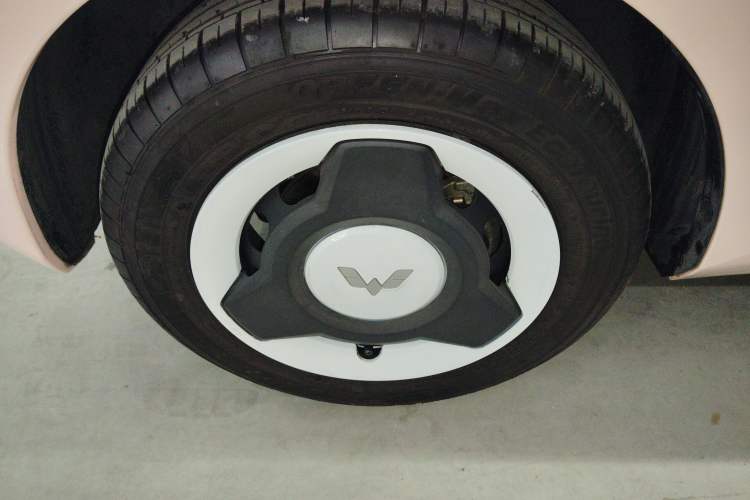 Used Wuling Hongguang MINIEV 2022 Macaron Premium Model – Lithium Ternary Battery
