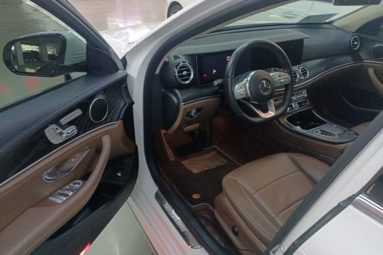 Used Mercedes-Benz E-Class 2019 E 300 L Sporty and Stylish Model