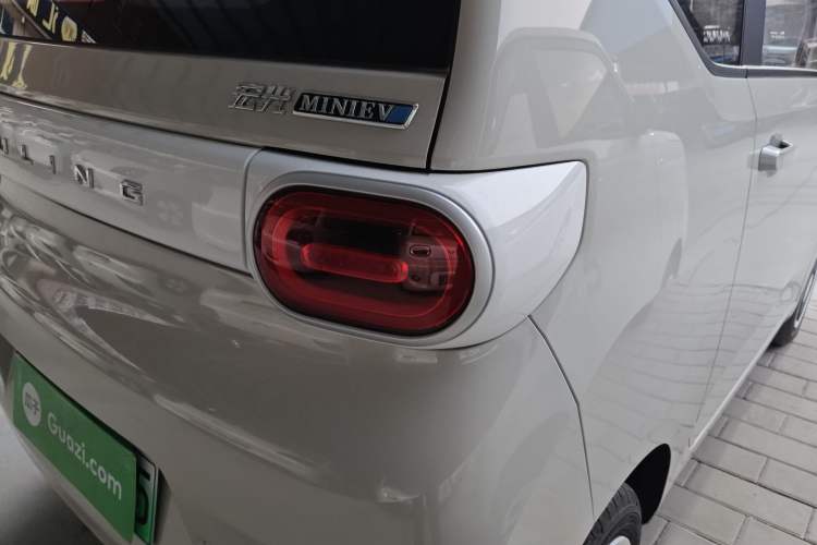 Used Wuling Hongguang MINIEV 2024 3rd Generation 215km Youth Edition
