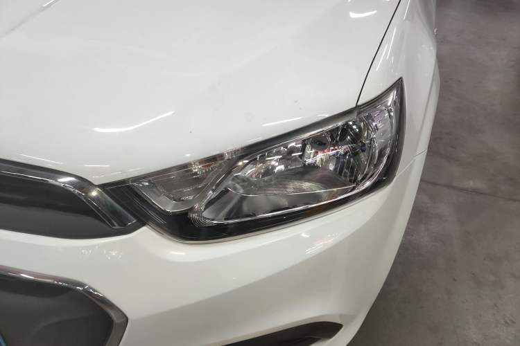 Used Chevrolet Aveo Sonic 2014 Sedan 1.4SL AT Stylish Sunroof Edition