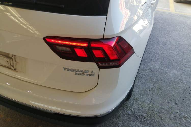 Used Volkswagen Tiguan L 2017 330TSI Automatic Two-Wheel Drive Luxury Edition
