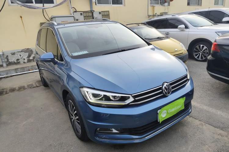 Used Volkswagen Touran 2016 Volkswagen Touran L 330TSI DSG Luxury Edition