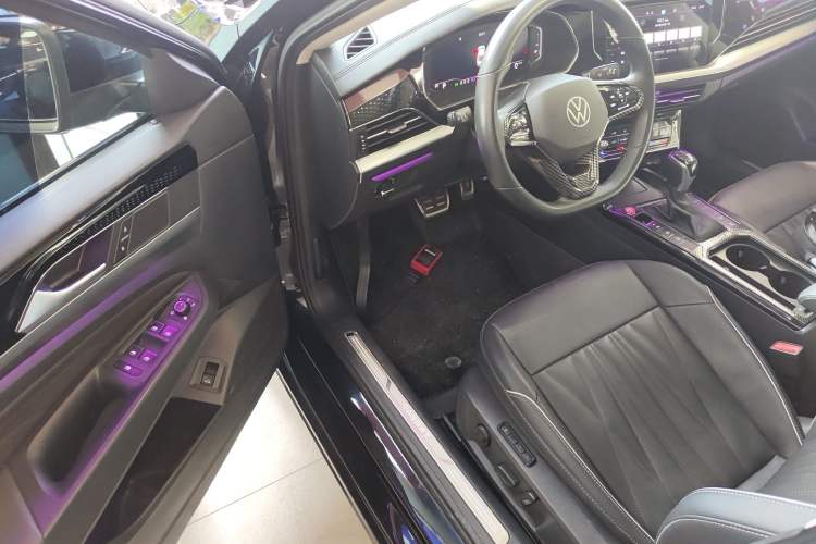 Used Volkswagen Passat 2023 330TSI Starry Luxury Edition