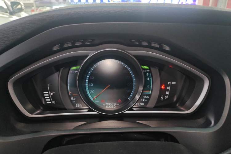 Used Volvo V40 2016 T3 Zhiyi Edition
