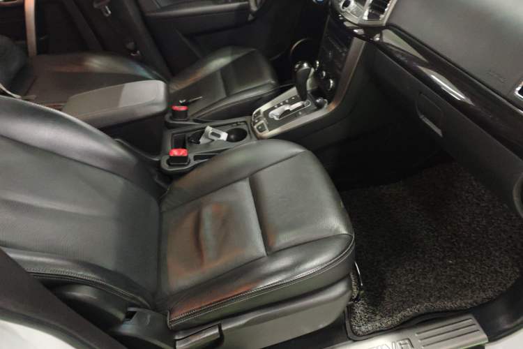 Used Chevrolet Captiva 2014 2.4L 4x4 Flagship Edition 7 Seats

