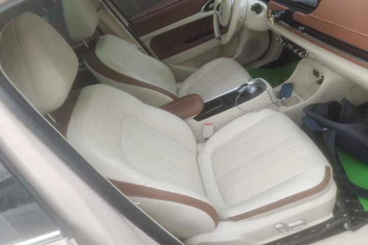 Used ORA Good Cat 2022 Morandi Edition 400km Standard Range Premium Version Lithium-Ion Battery