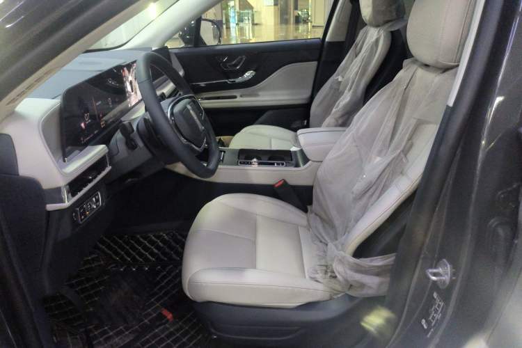 Used Lincoln Corsair 2023 2.0T Two-Wheel-Drive Luxury Edition
