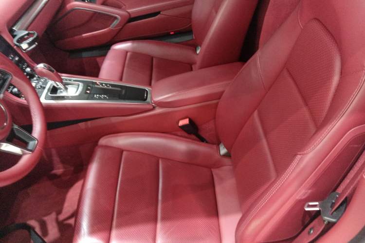 Used Porsche 718 2020 Cayman 2.0T
