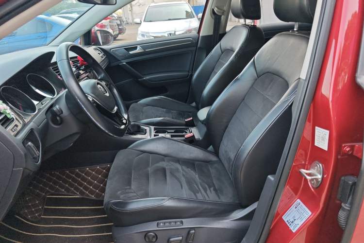 Used Volkswagen Golf 2018 230TSI Automatic Luxury Version