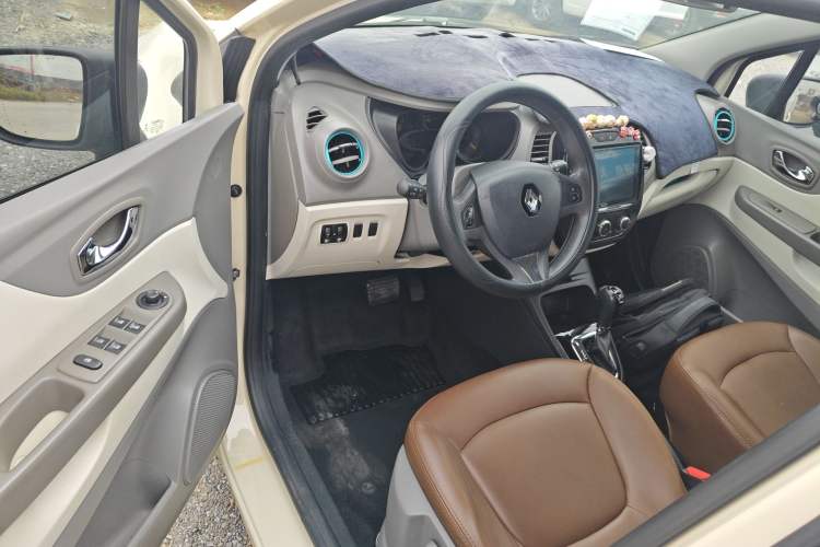 Used Renault Captur 2015 1.2T Automatic Standard Edition
