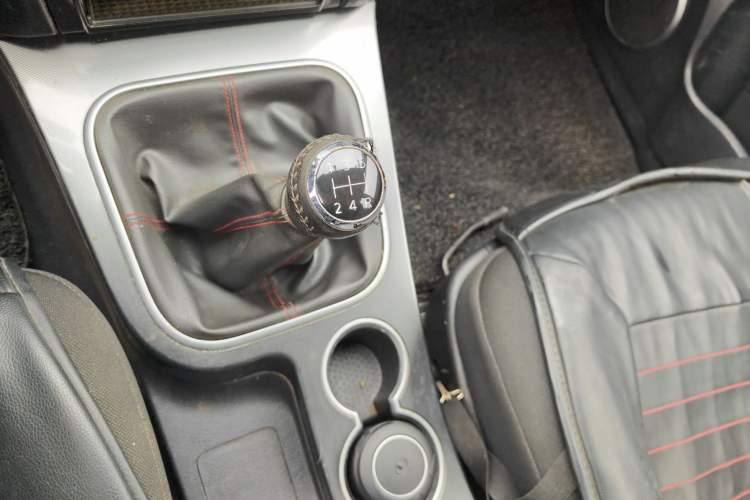 Used Haval H5 Classic 2013 Zhizun Edition 2.0L Manual Two-Wheel Drive Entry-Level Model