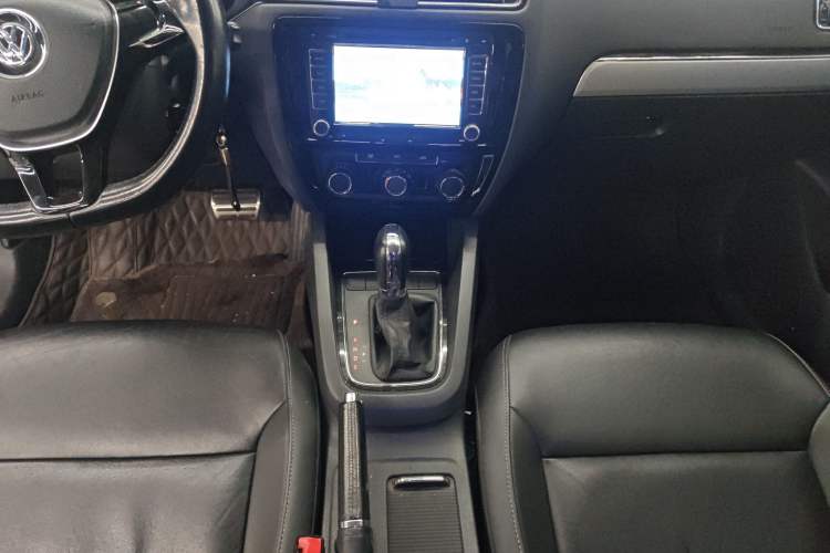 Used Volkswagen Sagitar 2015 1.6L Automatic Comfort Model