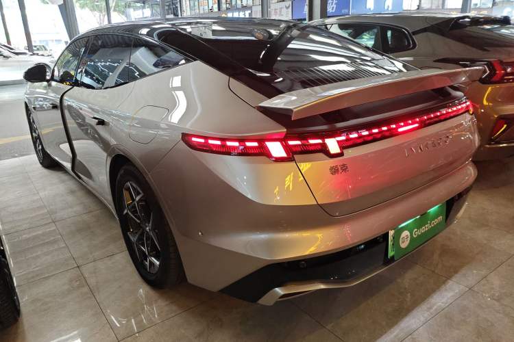 Used Lynk & Co Z10 2025 95 kWh 766 km Range Rear-Wheel Drive Max
