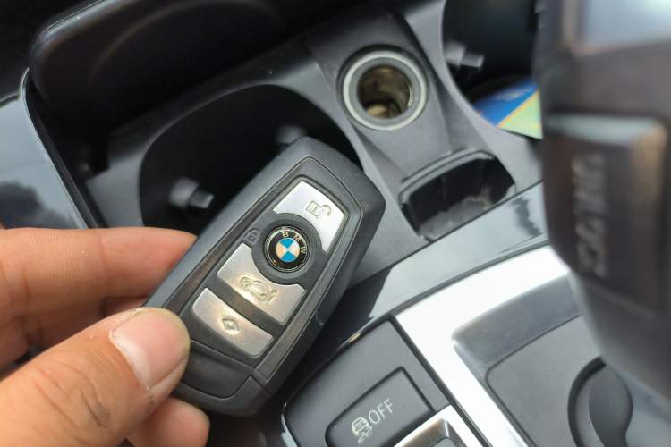 Used BMW 5 Series 2015 520i Elegant Edition
