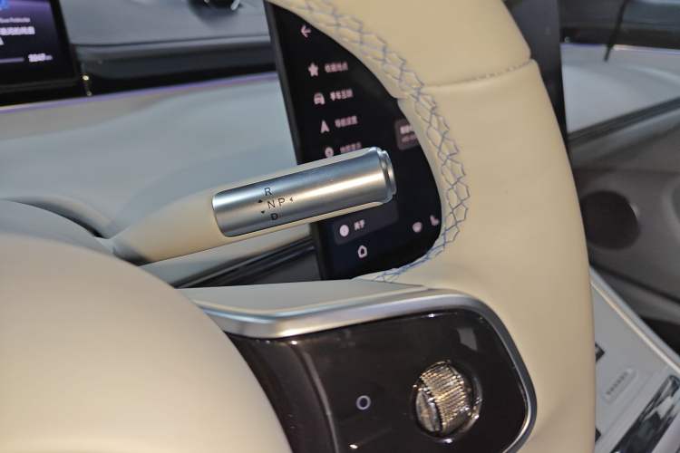 Used Hima Luxeed S7 2024 Max+
