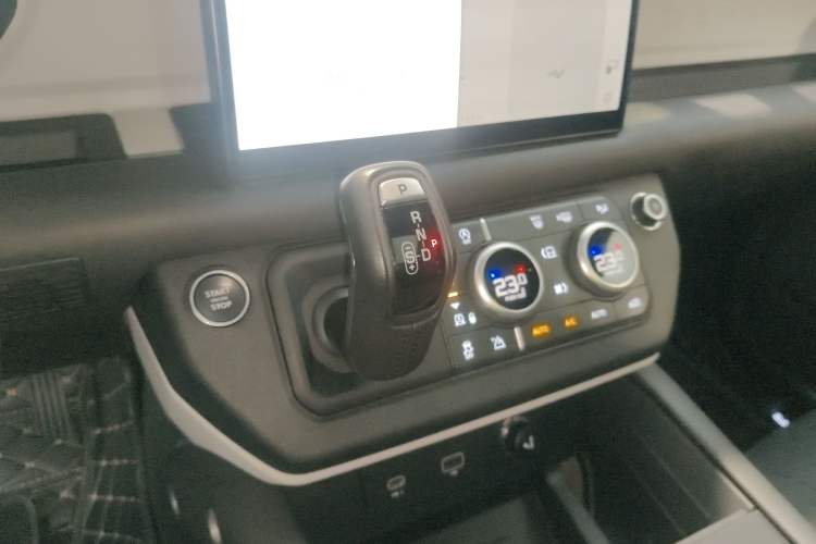 Used Land Rover Defender 2023 Facelift 110 3.0T P400 X-DYNAMIC HSE
