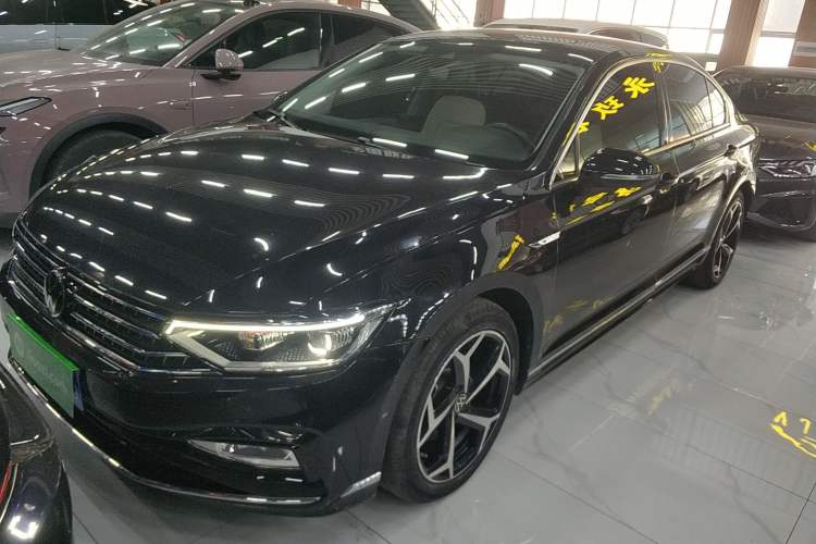 Used Volkswagen Magotan 2023 2 Million Units Limited Edition 330TSI DSG Leading Version