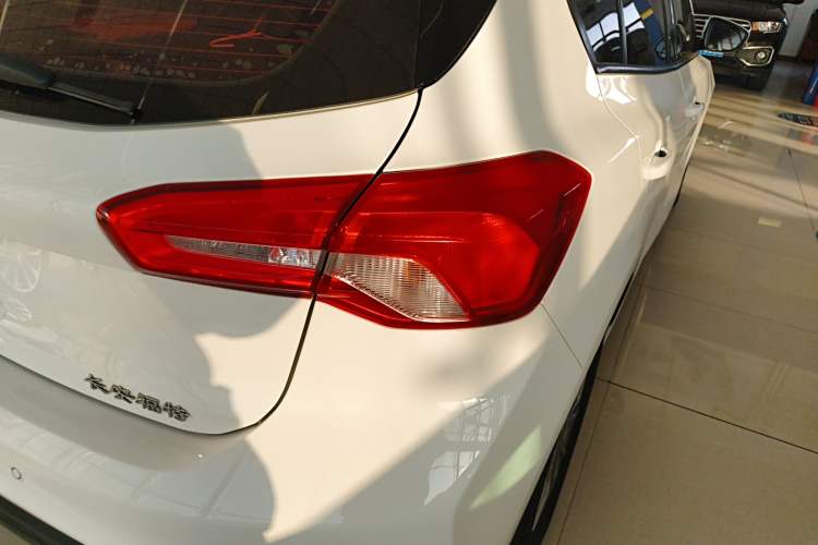 Used Ford Focus 2020 Hatchback 1.5L Automatic Sharp Edition
