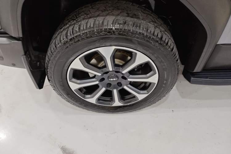 Used  Leopard 5 2023 Navigator Edition
