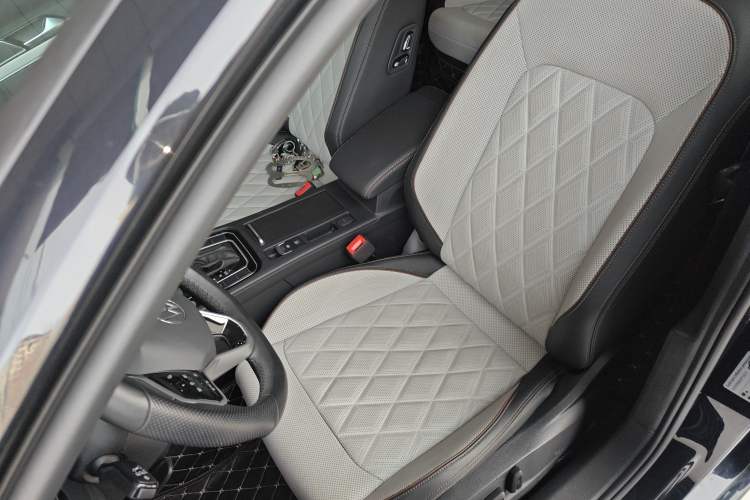 Used Volkswagen Magotan 2023 2 Million Units Commemorative Edition 330TSI DSG Luxury Version