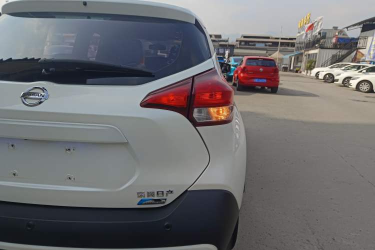 Used Nissan Kicks 2019 1.5L CVT Smart Connect Luxury Edition
