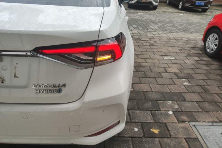 Used Toyota Corolla 2021 Dual-Motor 1.8L E-CVT Elite Edition
