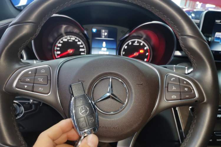 Used Mercedes-Benz GLC 2016 GLC 300 4MATIC Dynamic Model
