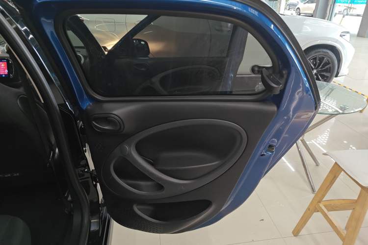 Used  forfour 2016 1.0L 52 kW Dynamic Edition
