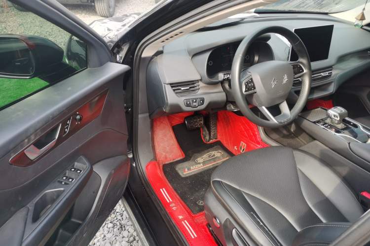 Used Hongqi E-QM5 2022 431 km Charge & Enjoy Edition
