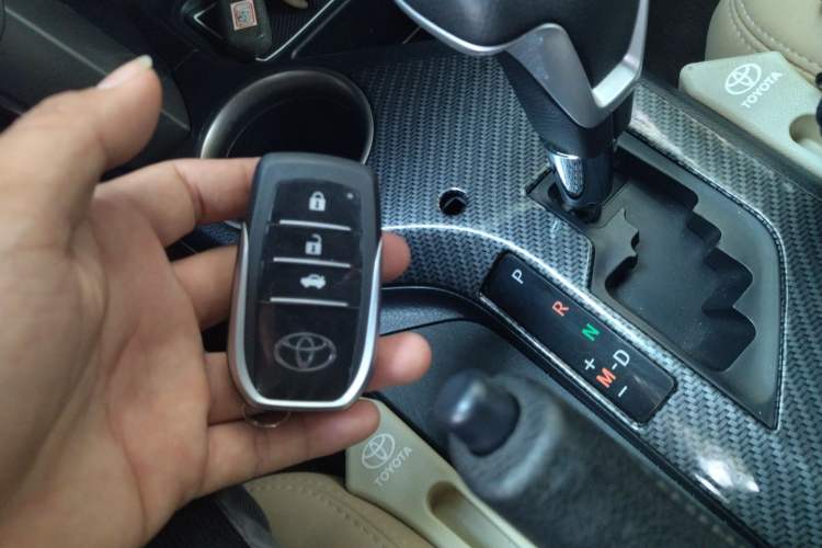 Used Toyota RAV4 2015 2.0L CVT Two-Wheel Drive Fashion Edition
