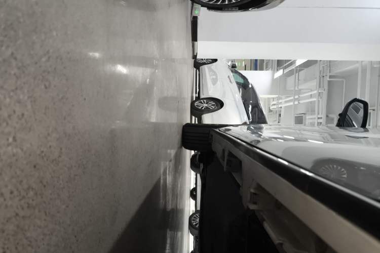 Used Toyota Sienna 2023 2.5L Hybrid Luxury Edition
