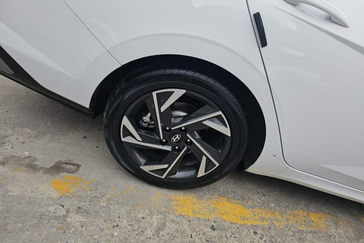 Used Hyundai Elantra 2023 1.5L CVT LUX Prestige Edition
