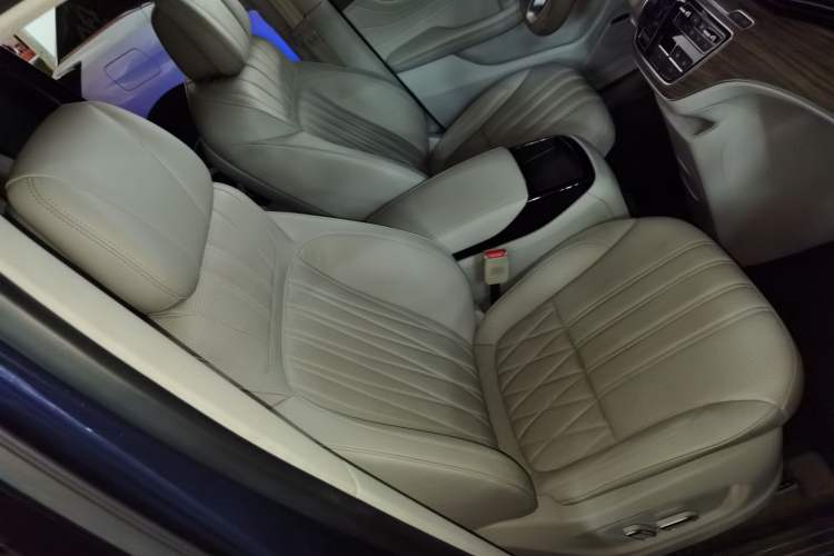 Used Roewe iMAX8 2023 400TGI Comfort Edition