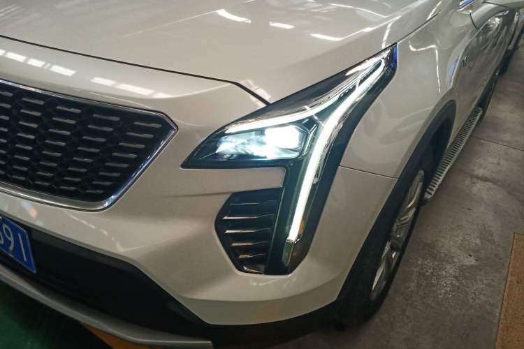 Used Cadillac XT4 2018 28T Two-Wheel Drive Leading Version
