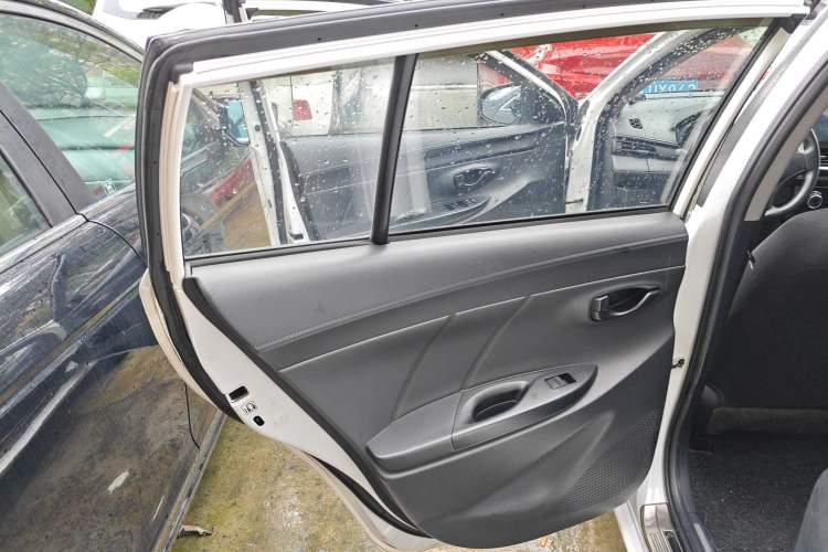 Used Toyota YARiS L 2019 1.5E CVT Dynamic Edition China VI compliant
