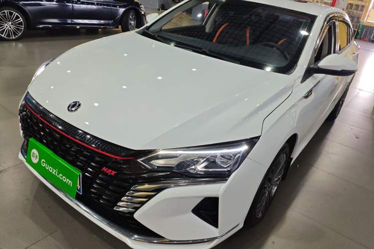 Used Dongfeng Aeolus Yixuan MAX 2023 1.5T Ultra-Stylish Trendsetting Dad Edition