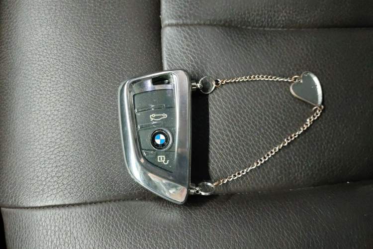 Used BMW X5 2015 xDrive28i
