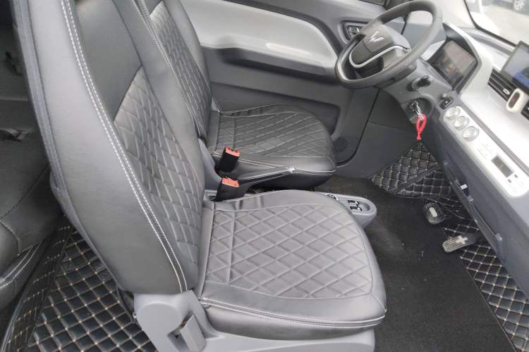 Used Wuling Hongguang MINIEV 2022 Macaron Fashion Model Lithium Iron Phosphate
