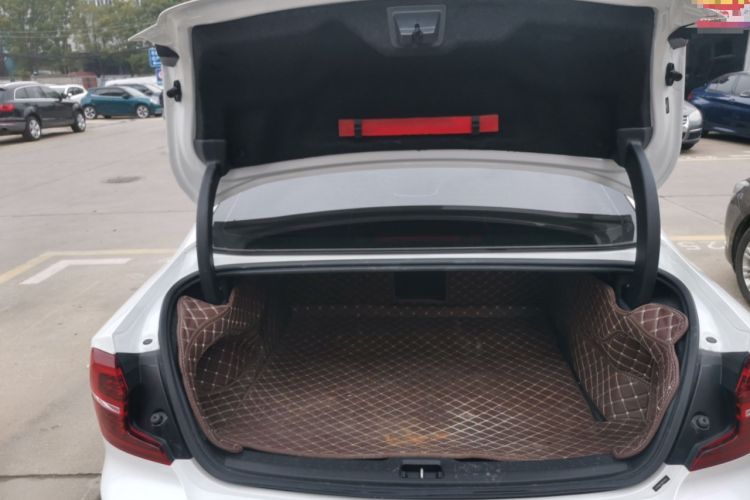 Used Volvo S60 2021 T4 Zhiyi Luxury Edition
