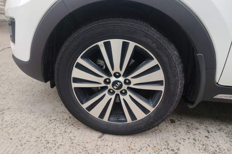 Used Kia Sportage R 2015 2.0L Automatic Two-Wheel Drive DLX Model
